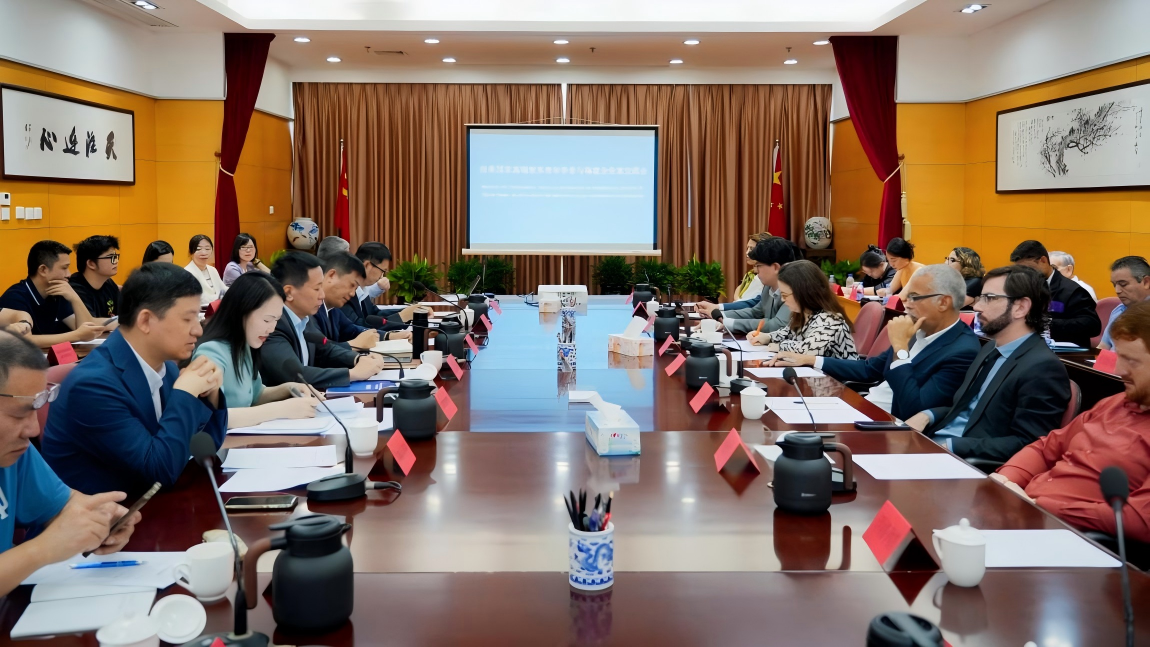 拉美国家高端智库青年学者代表团访闽