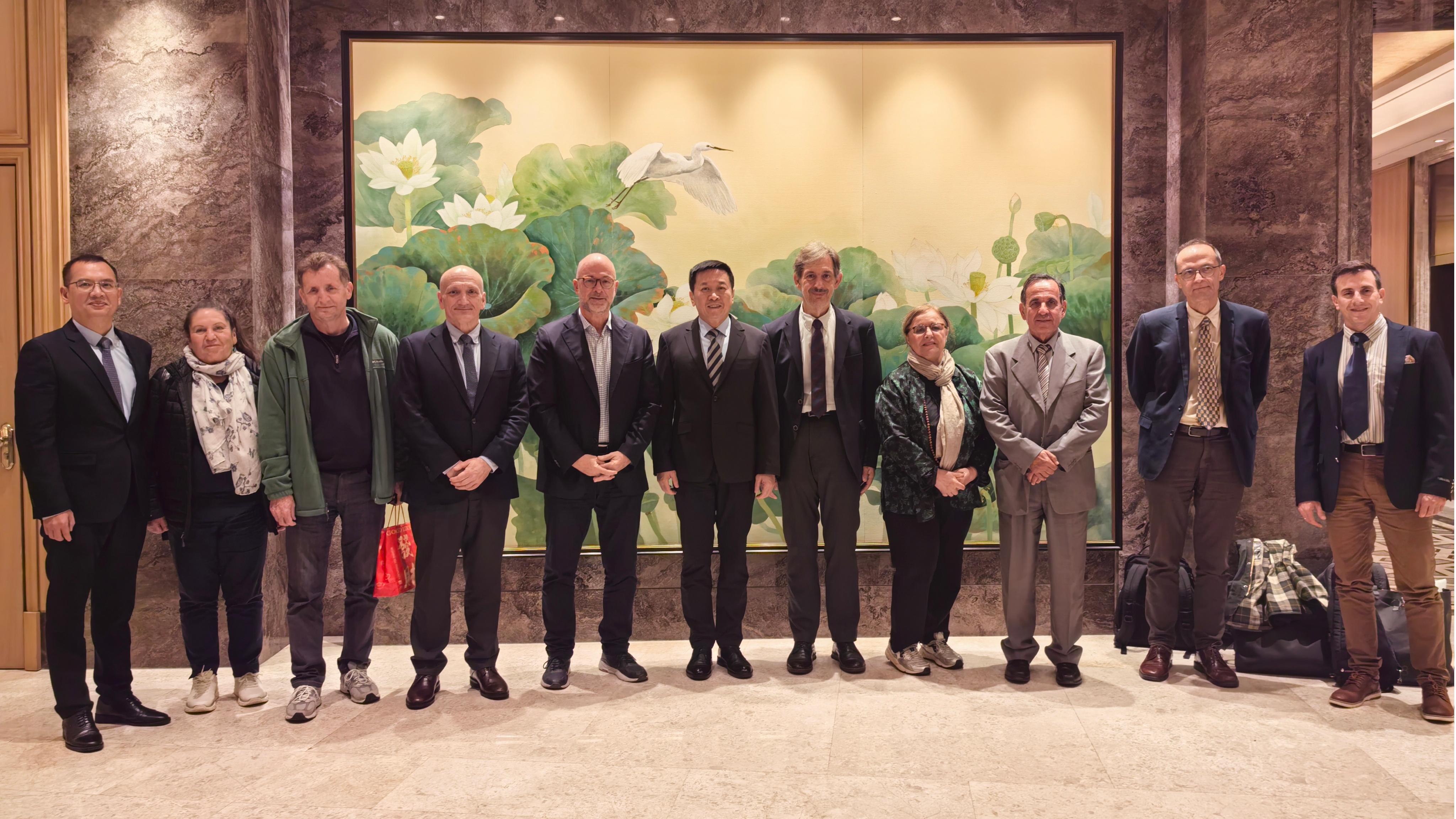 黎林与希腊西希腊大区副主席进行工作交流